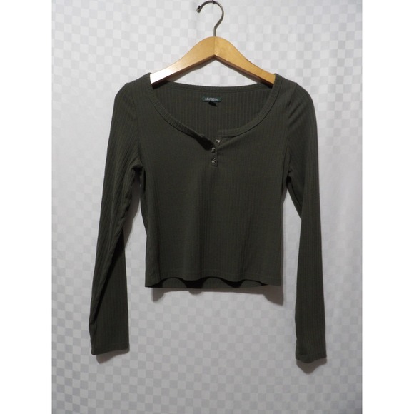 Tops - WILD FABLE Ribbed Long Sleeve Crop Top | S